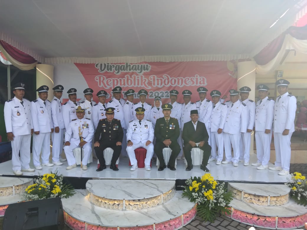 Plh. Danramil 0816/12 Prambon bersama tiga pilar hadiri Upacara Proklamasi HUT Kemerdekaan RI ke 77