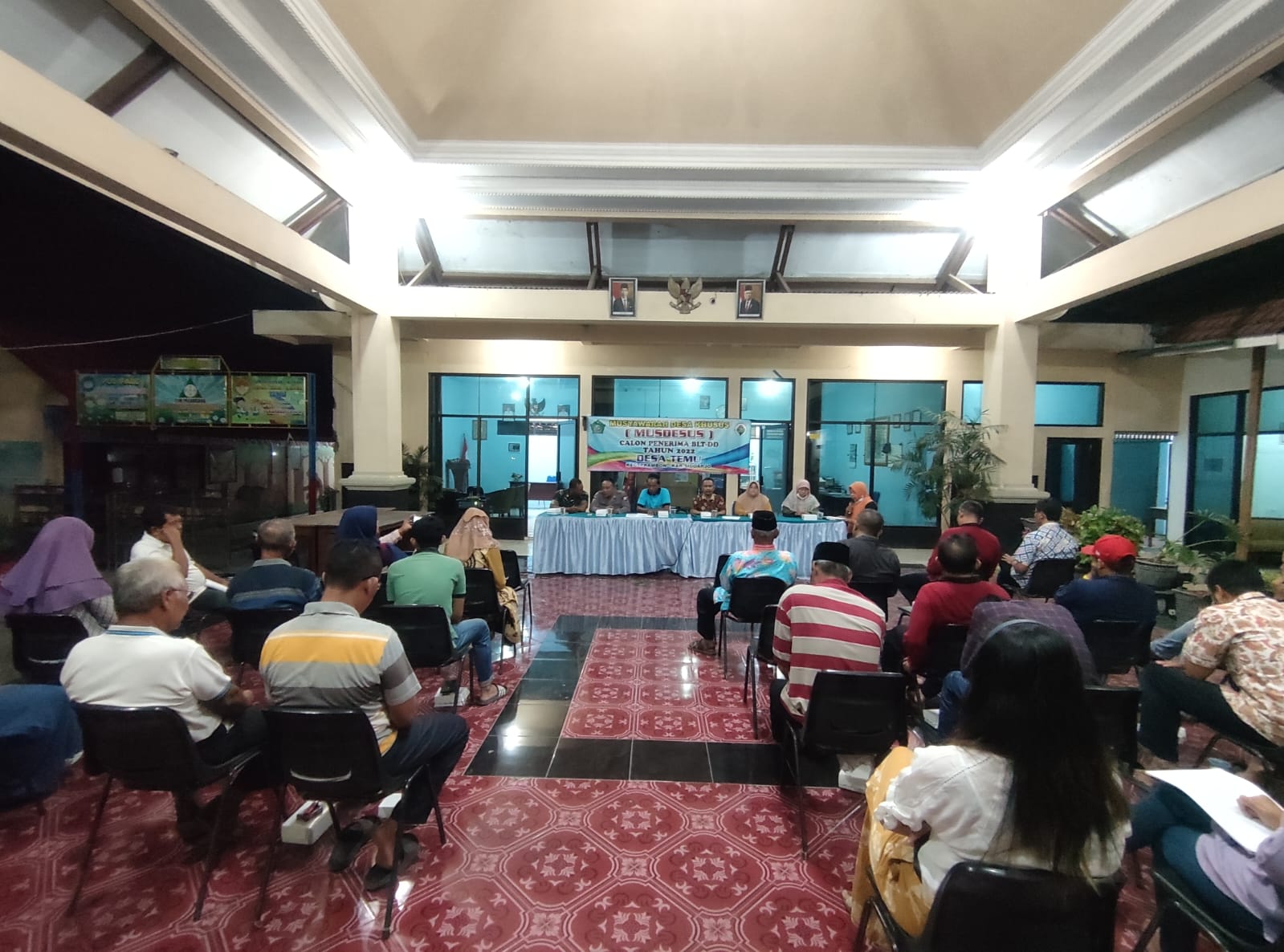 Babinsa Koramil 0816/12 Prambon hadiri Musdesus penetapan penerima BLT DD