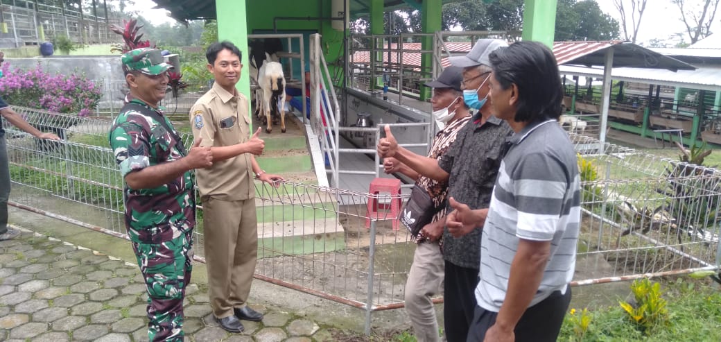 Babinsa dan Bhabinkamtibmas Kawal Pemerintah Desa Kebaron Study Tiru Ke UPT PT & HMT Malang