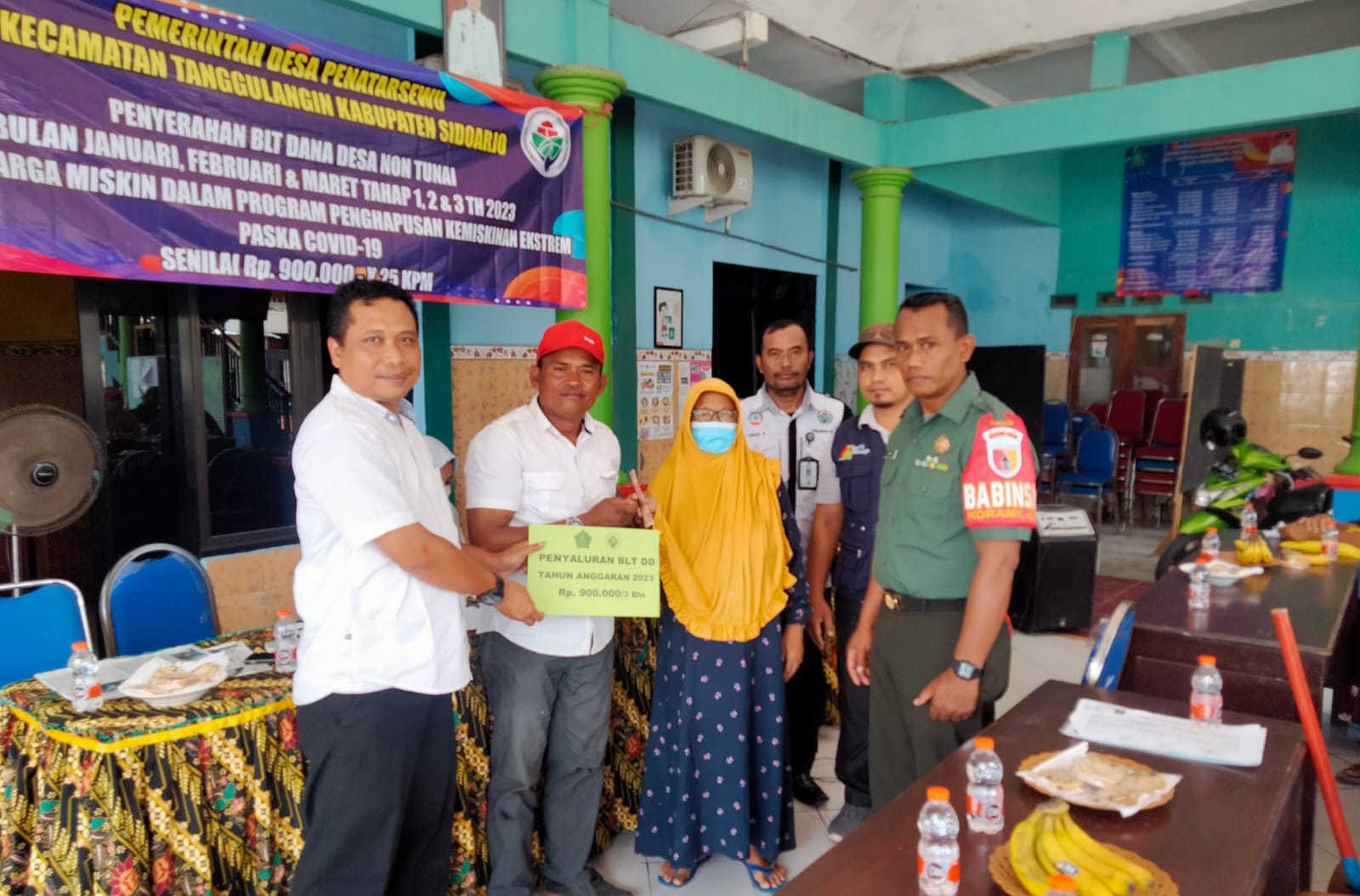 Peran Aktif Babinsa Koramil 0816/06 Tanggulngin Giat Pendampingan Penyaluran BLT-DD
