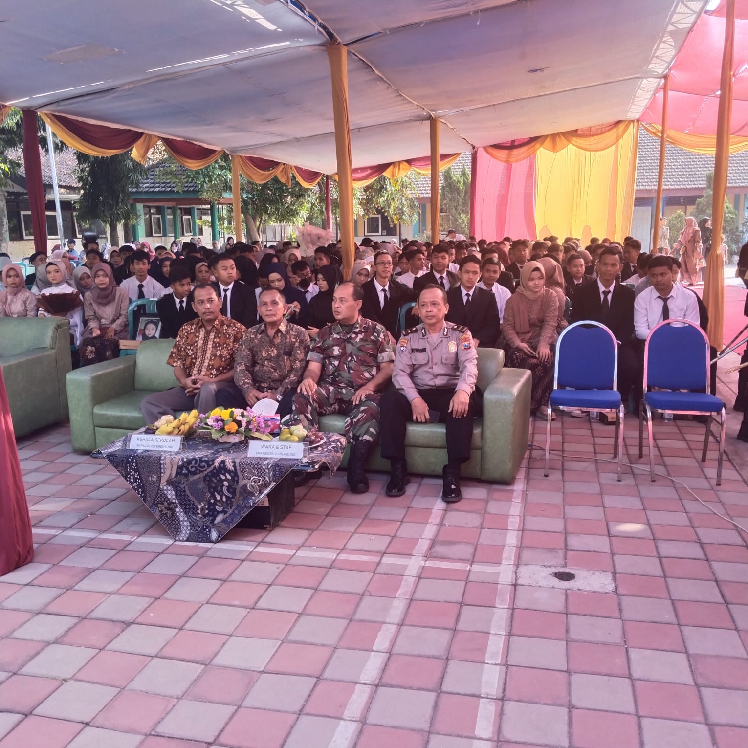 Anggota Ramil 0816/07 menghadiri kegiatan Purnawiyata SMPN 2 Krembung