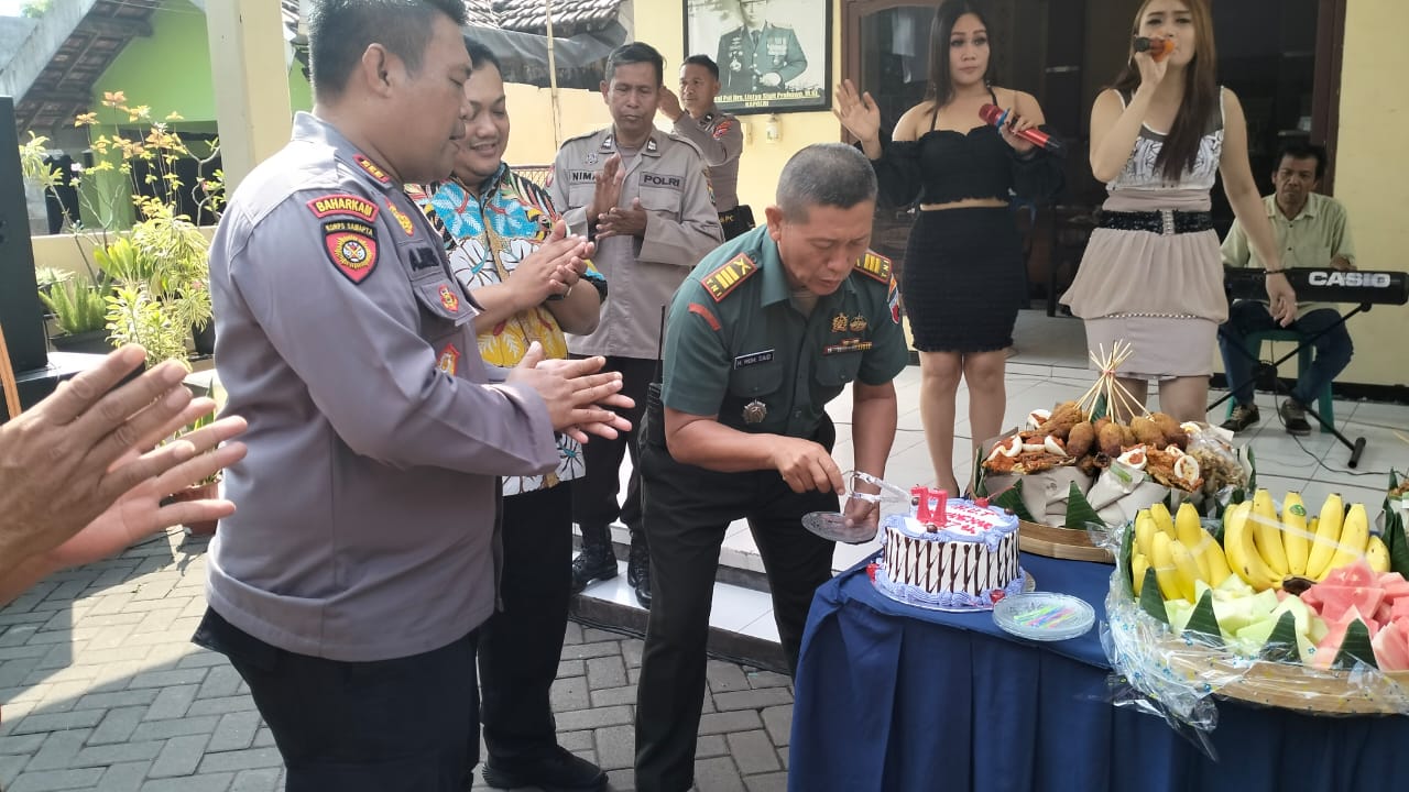 Danramil 05/Tulangan Bersama Forkopimda Hadiri Doa Bersama Rangka Hari Bhayangkara Ke-77 Tahun 2023