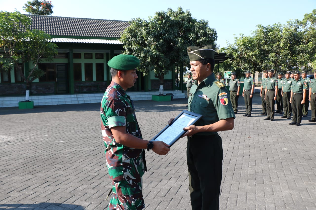 Dandim 0816/Sidoarjo melepas satu prajurit terbaik untuk pindah satuan