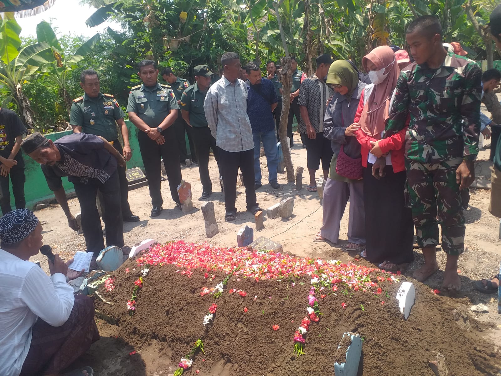 Bentuk Empati dan Belasungkawa, Dandim 0816/Sidoarjo Takziah Ke Rumah Duka Kapten Arm Didik Supandi.