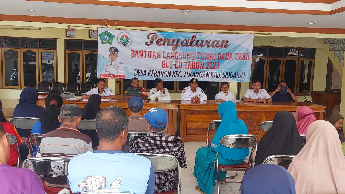 "Babinsa dan Bhabinkamtibmas Desa Kebaron Dampingi Penyerahan BLT DD Tahap Ke-4 Tahun 2023