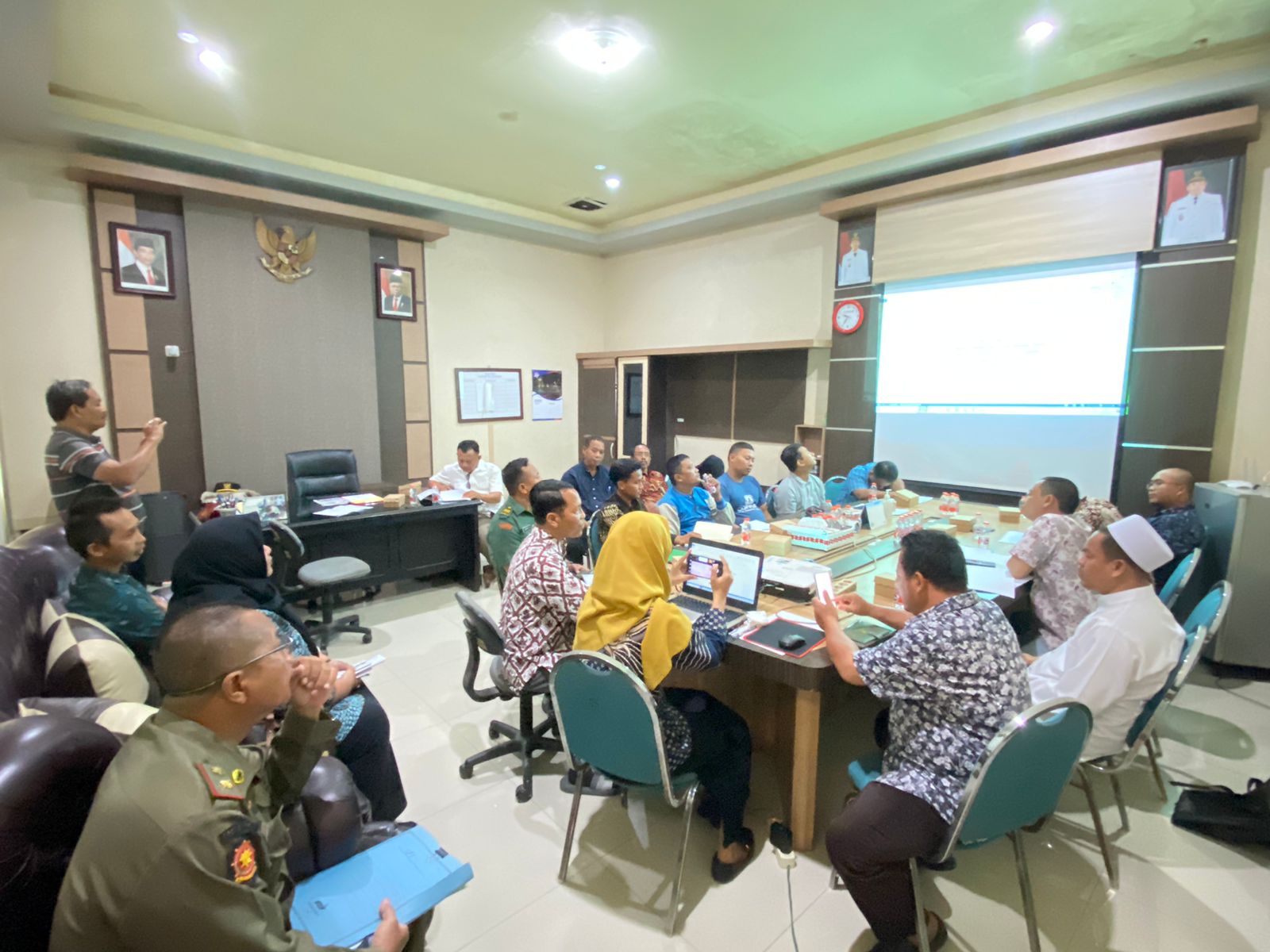 Babinsa Koramil 05/Tulangan hadiri Rakor Perluasan Pembangunan Sekolah MTS dan MA Yayasan Mahabbaturrosul dengan Sentuhan Kemanusiaan