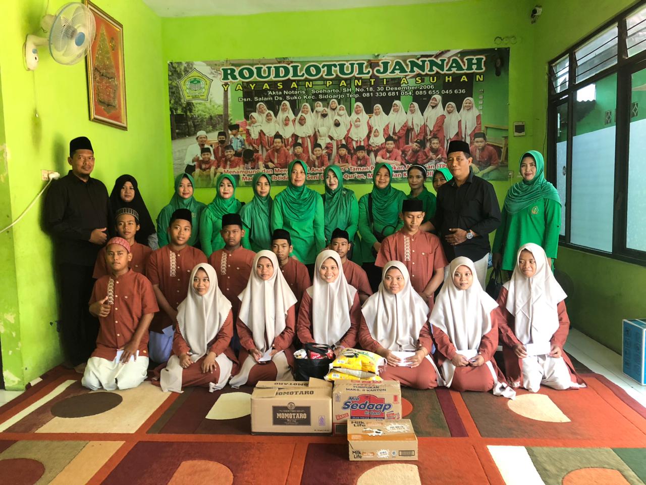 Persit Koramil 0816/01 Sidoarjo Bakti Sosial di Panti Asuhan Roudlotul Jannah Suko Sidoarjo.