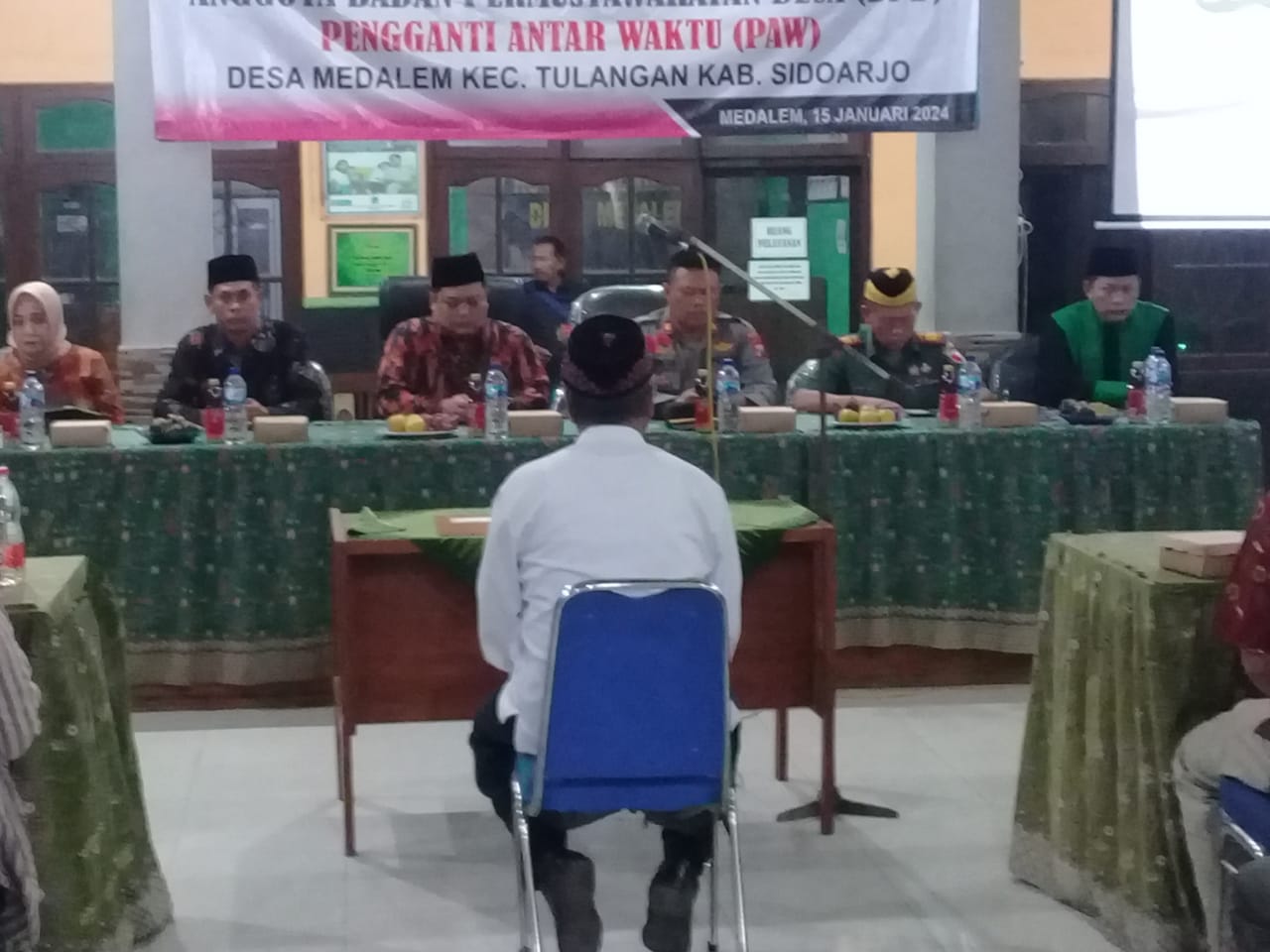 Serma Sukardi Babinsa Koramil 05/Tulangan Hadiri Pelantikan PAW BPD~Desa Medalem