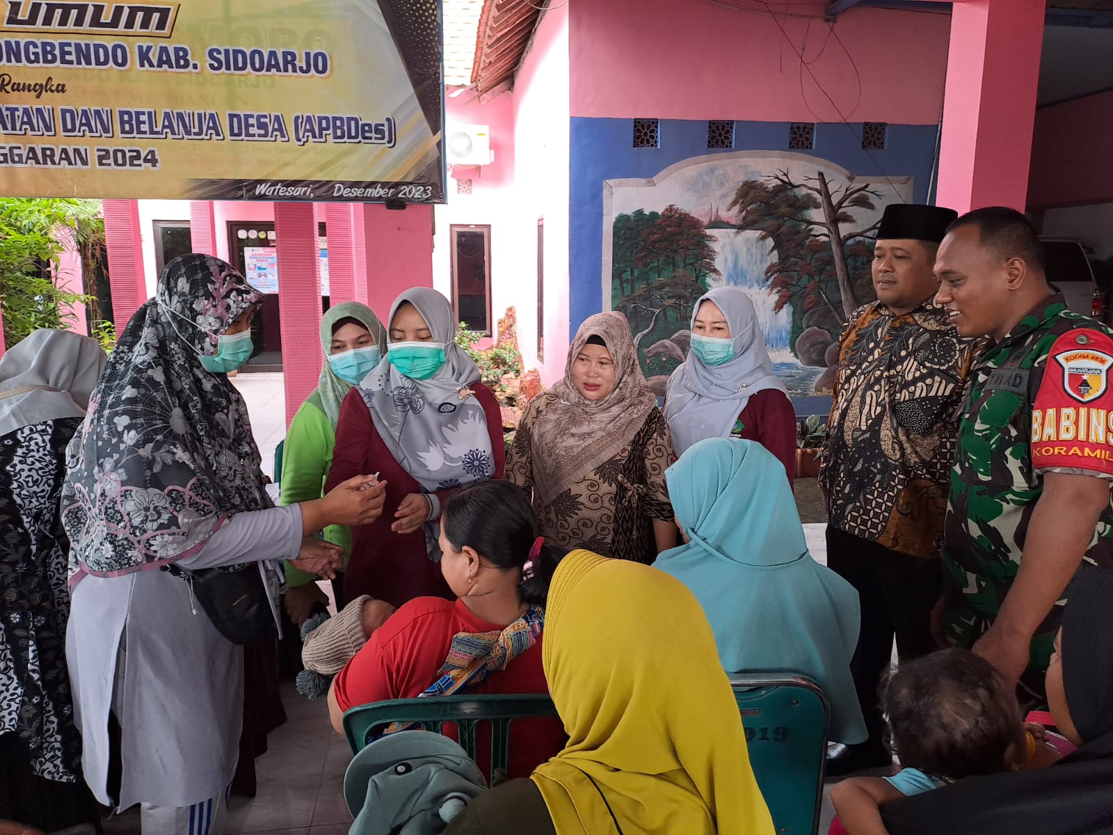 Bersatu Lawan Polio : Serma Alfian Babinsa Koramil 0816-10/Balongbendo Dukung PIN Polio Tahun 2024 di Desa Watesari