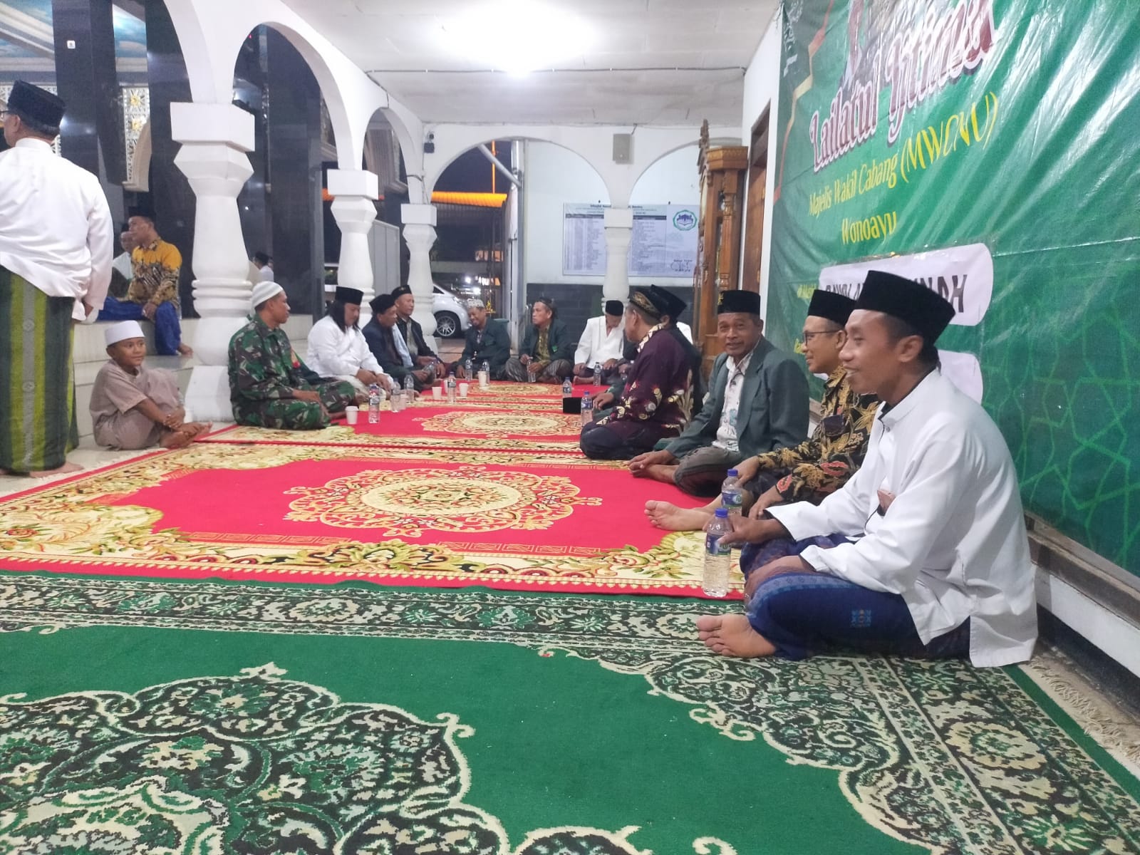 Babinsa Serda Saiful Rizal Menghadiri Lailatul Ijtima di Masjid Raudhotul Jannah, Wonoayu