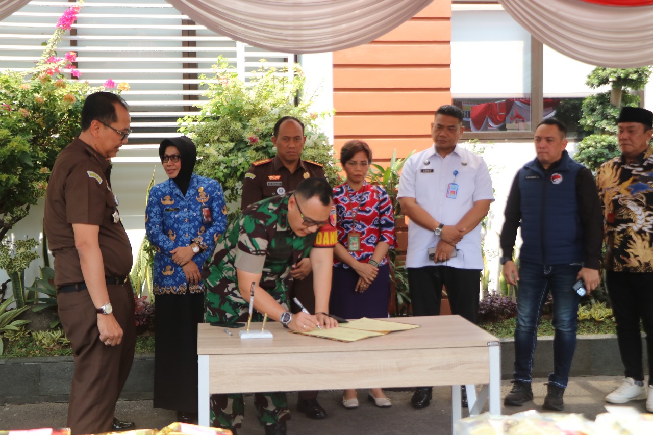 Langkah Tegas Melindungi Generasi Muda, Dandim 0816/Sidoarjo Hadiri Pemusnahan Barang Bukti Narkotika 