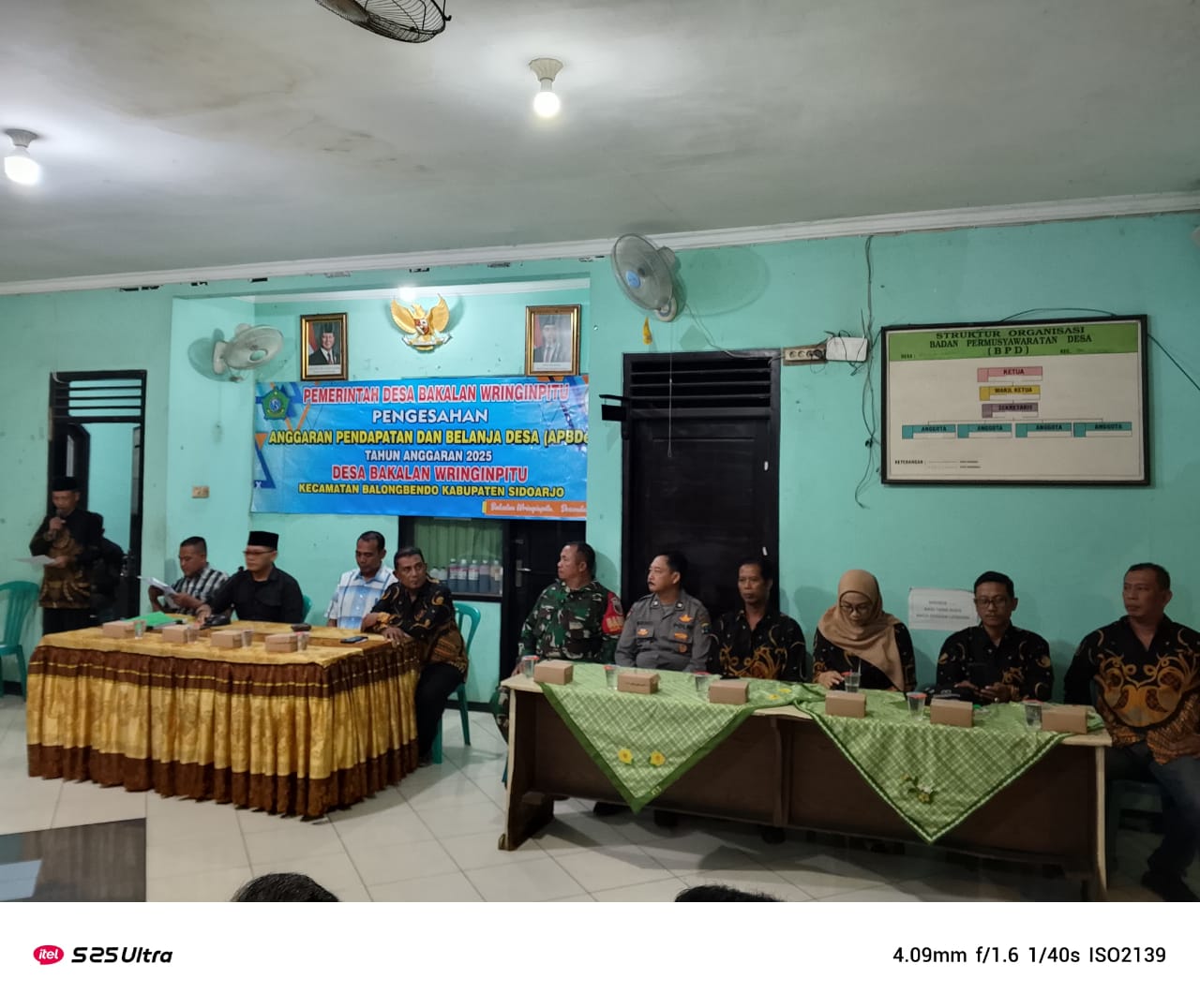 Babinsa Koramil 0816/10 Balongbendo Hadiri Pengesahan Peraturan Desa Tentang APBDes Bakalan Wringinpitu TA 2025