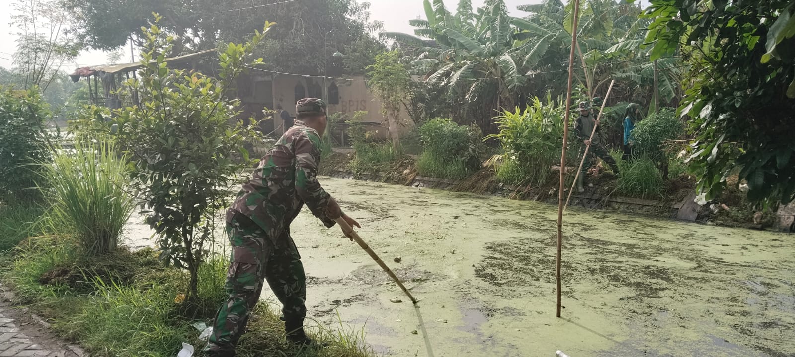 Gotong Royong Bersama Forkopimka Tulangan Pembersihan Saluran Sungai Gedangrowo Tulangan