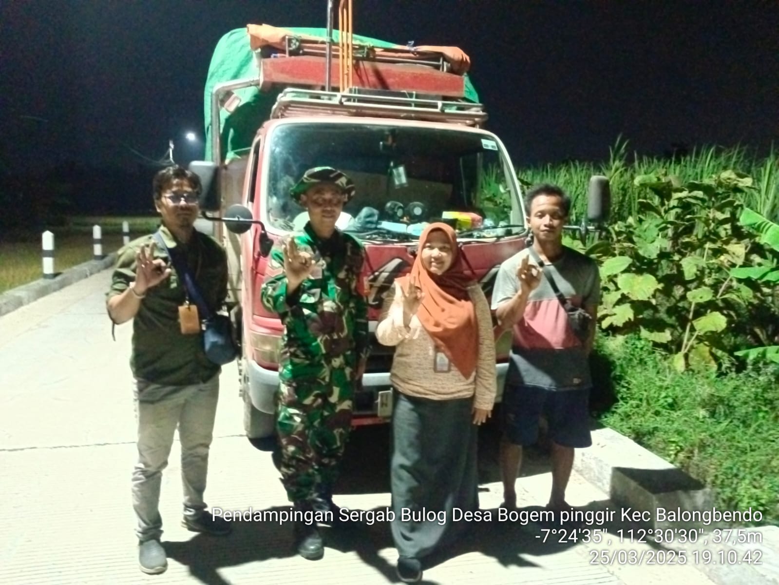 Babinsa Koramil 0816-10/Balongbendo Dampingi Kegiatan "SERGAB" Bulog di Desa Bogem Pinggir