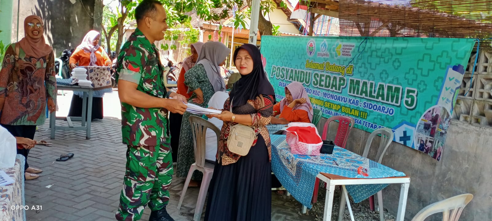 Sentuhan Peduli untuk Lansia, Babinsa Candinegoro Koptu Purnadi Dampingi Posyandu Lansia di Dusun Gondang