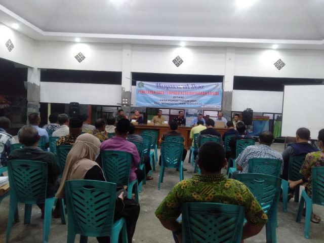 Babinsa Koramil 0816/13 Wonoayu Hadiri Rapat Musdes pendataan DTKS ( Data Terpadu Kesejahteraan Sosial )
